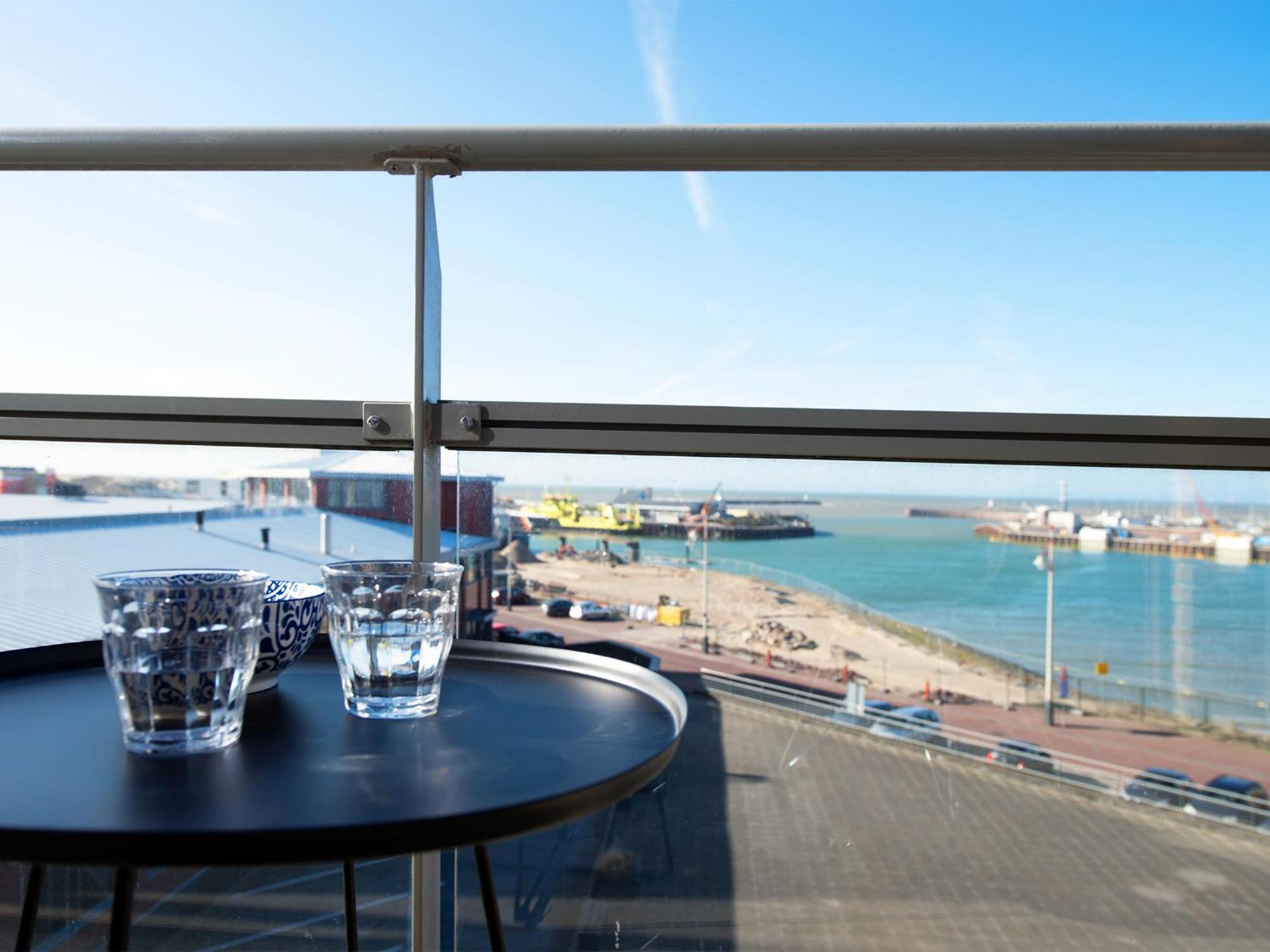 Bizstay Harbour III Scheveningen Apartments The Hague Room photo