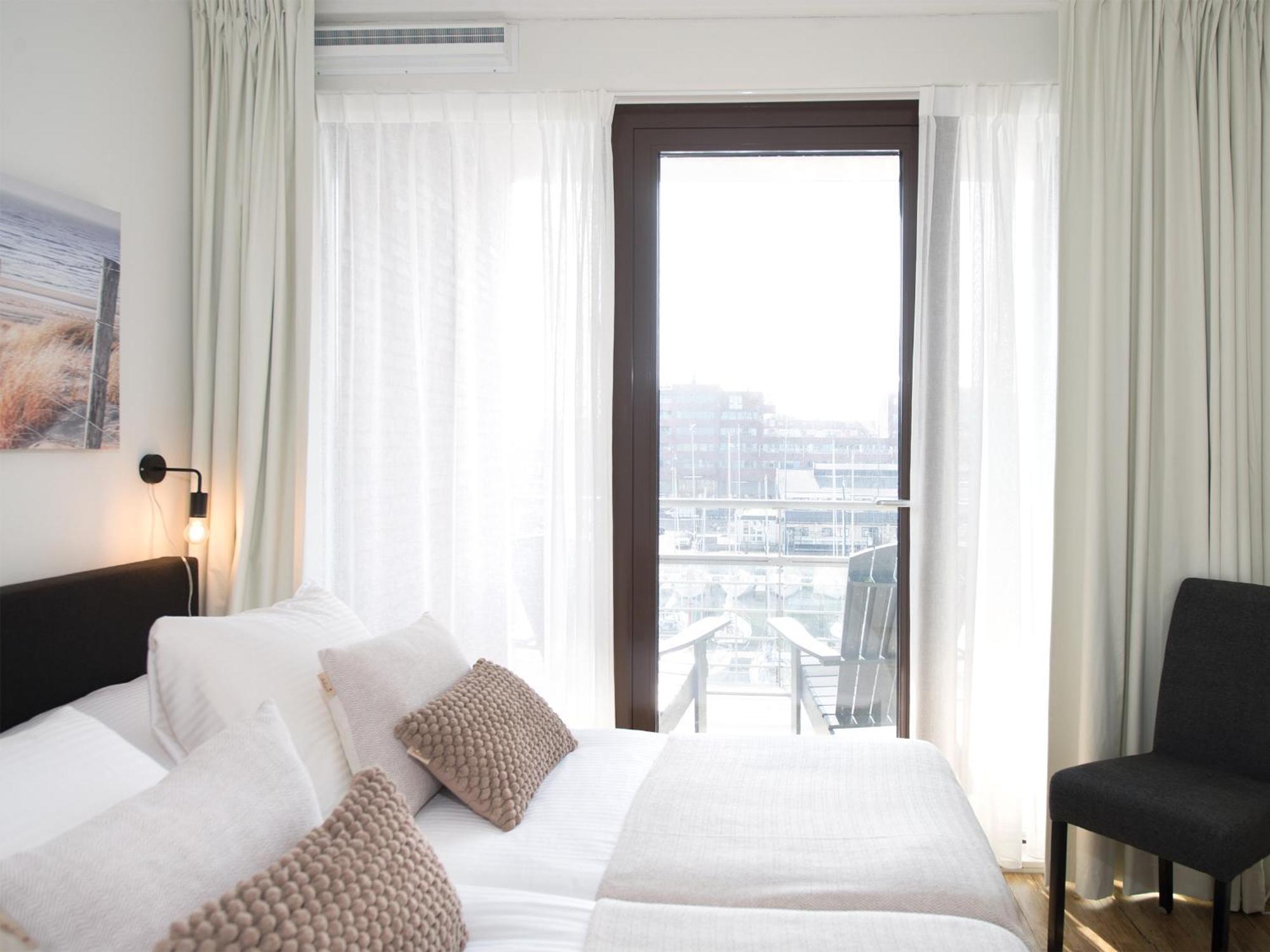 Bizstay Harbour III Scheveningen Apartments The Hague Room photo